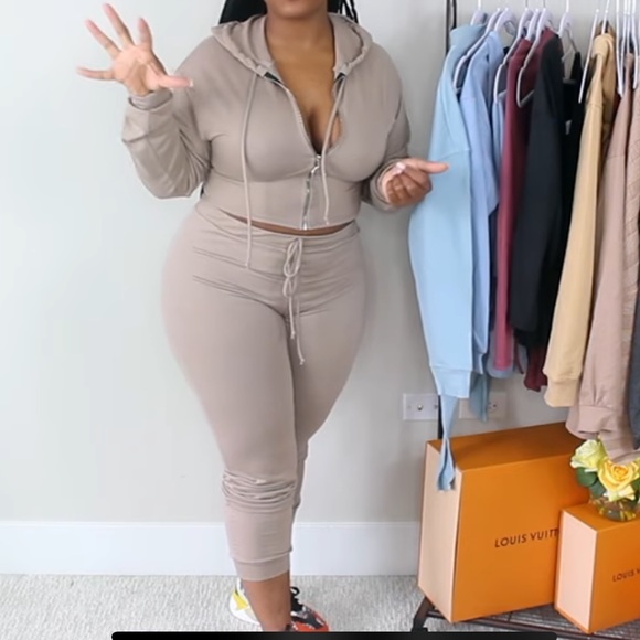 Set - Picture 4 of 5